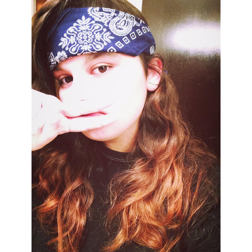 spookykayy's tweet photo. I look bad I know but #BlueForLouis #BandanaProject http://t.co/LLl2CUoMzy