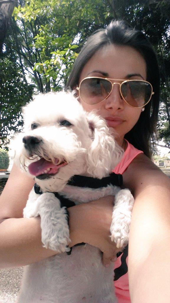 Gaby_Asturias's tweet photo. Día juntos #Coky 🐶❤👧 http://t.co/kQO4TdP81x