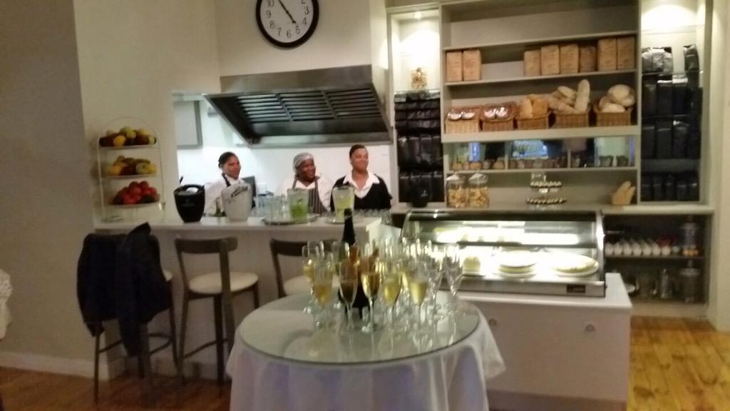 Queens Hotel tweet media