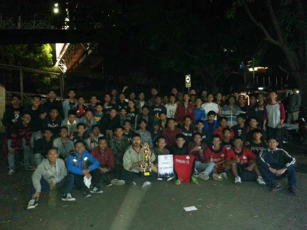 chidun13's tweet photo. Sebagian keluarga kami yg berpartisipasi bermain &amp; mendukung Chidun 13 menjadi juara 2, hatur nuhun @backsidecup! http://t.co/hQfeZM27qx