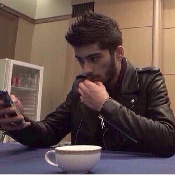 dimplehxrrys's tweet photo. #NoControlDay el fandom entero hoy está tipo: http://t.co/oP8ItbptfJ