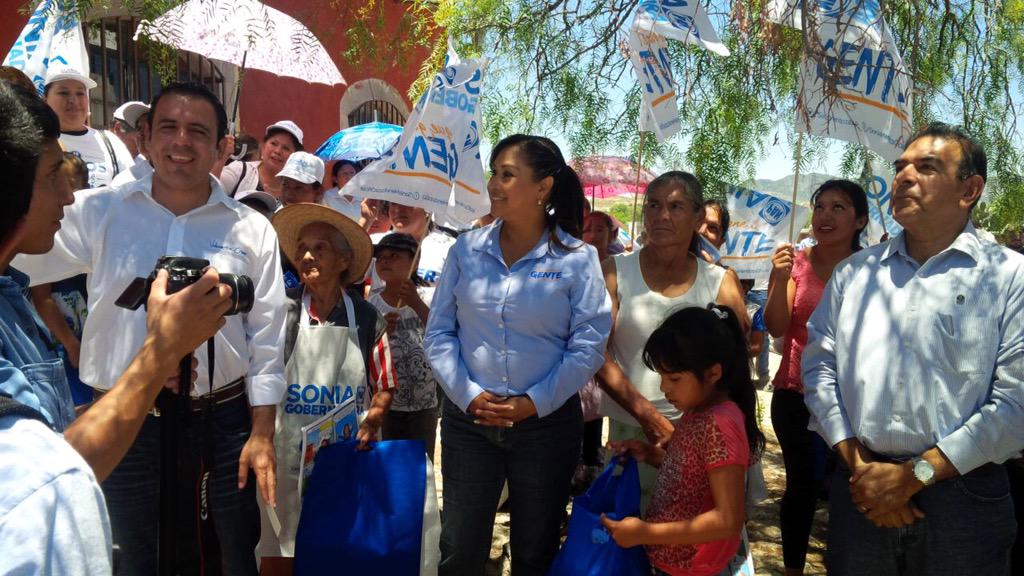 SoniaMendozaSLP's tweet photo. Me dio mucho gusto visitar también a nuestros amigos en Mesa de Conejo, nuestra convicción se fortalece con cada paso http://t.co/su5JzRFIJo