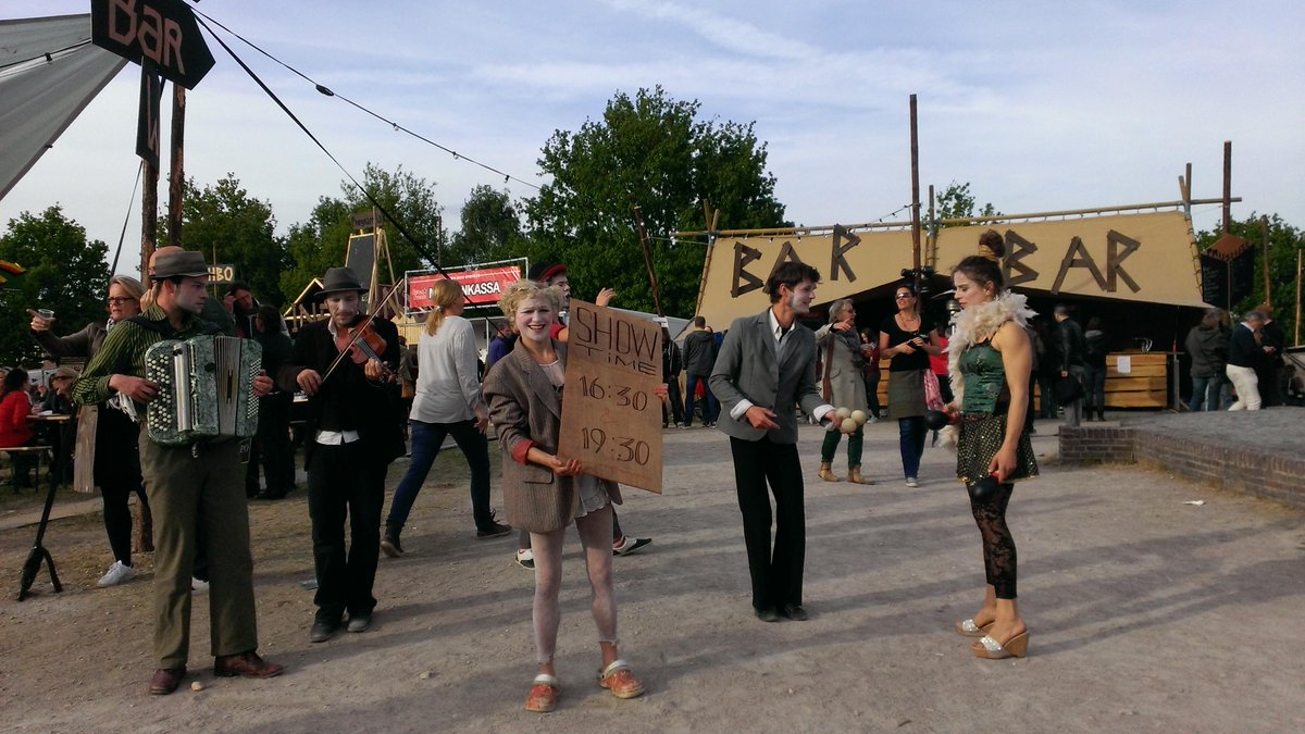 MichelKao's tweet image. Nog snel een laatste voorstelling bij zonsondergang #H80 (@ Hoogte 80 in Arnhem, Gelderland) swarmapp.com/c/cFsQwgv40Yp