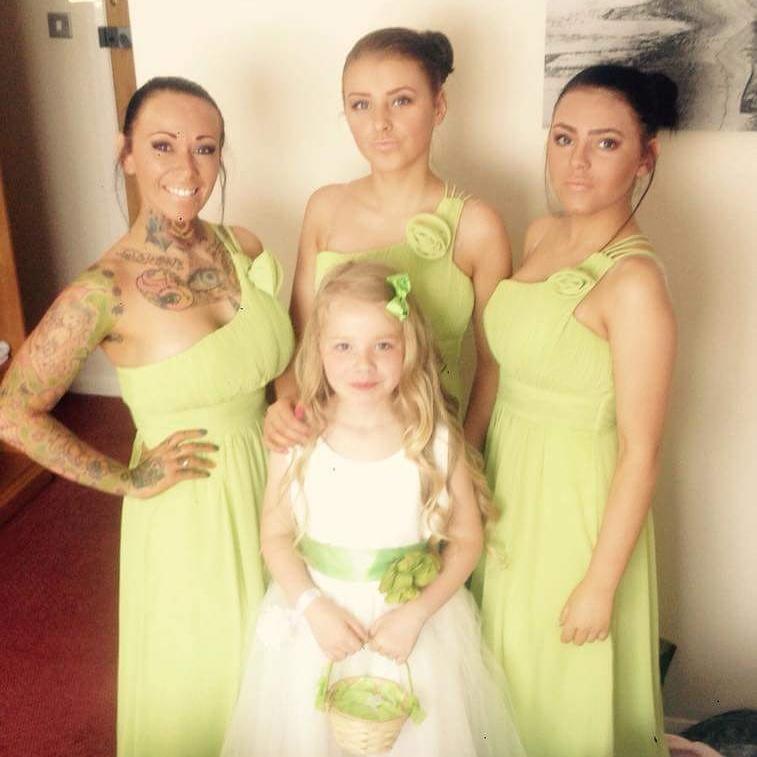 INKedModelTamy's tweet photo. Me and my 3 daugthers, all bridesmaids for a friend's wedding http://t.co/3OFiokWHB5