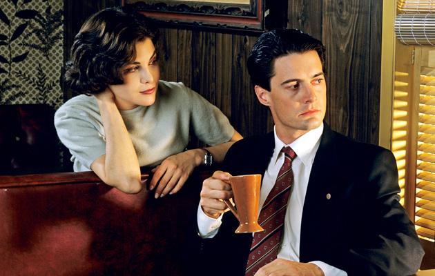 Party in the Red Room! David Lynch announces he's back on Twin Peaks: goo.gl/qKKocc