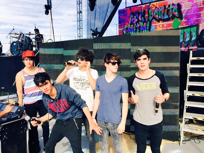 CD9 tweet picture