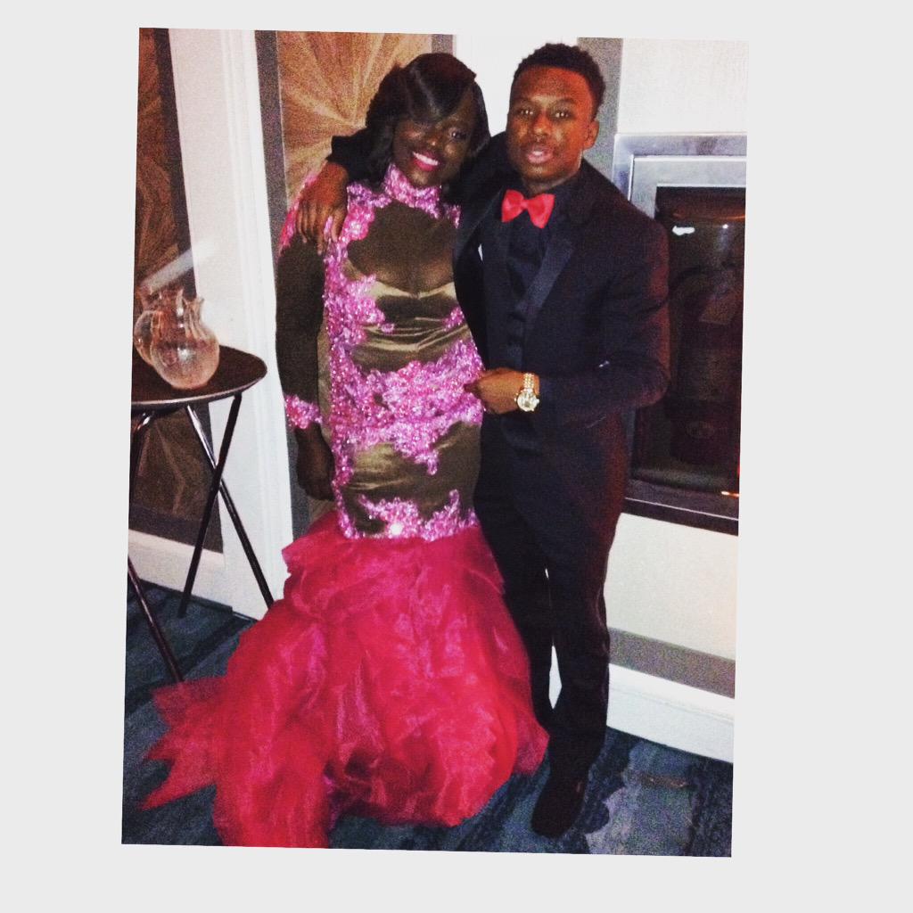 Hello_kervaa's tweet photo. When I Slip He Gone Slide ! ππβπΎ #NMBProm2k15 http://t.co/rg6OwtkHYe