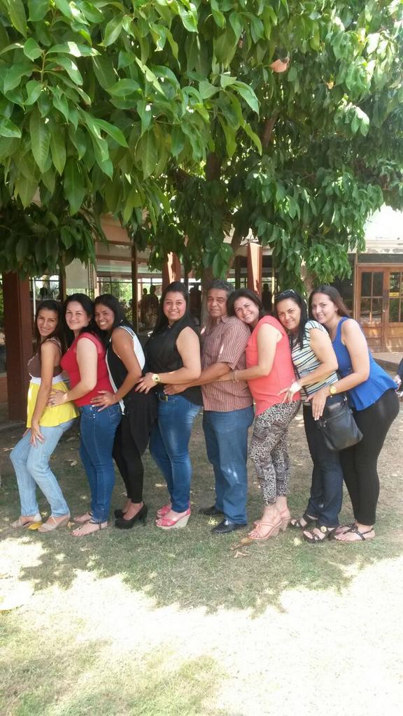 97394d291ba44c4's tweet photo. Mi linfa familia !!! http://t.co/H1FTAKOIIT