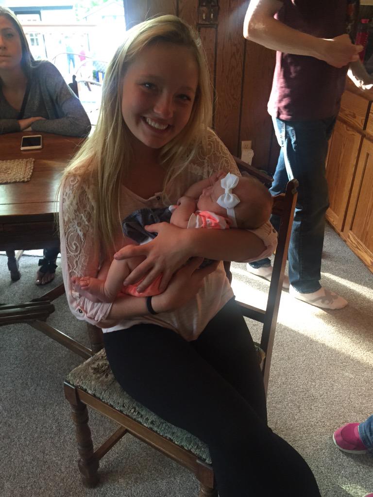 NovakKeri's tweet photo. Grandmas 90th bday party what a blast 🍼🍻☀️👏🏻😊 @Annajo_novak http://t.co/ov9i3N3lDx