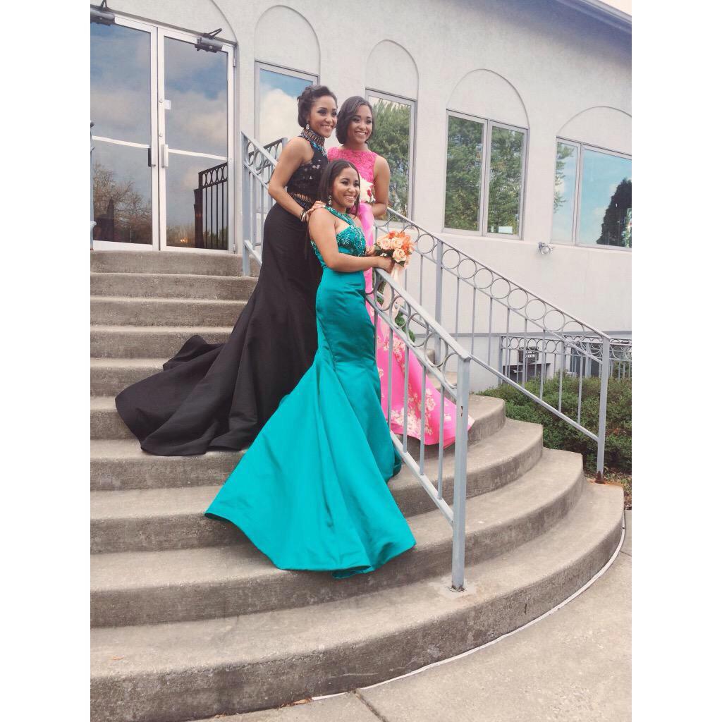 MidwestProm2k15's tweet photo. @desiwutitdo SLAY X3 😳😍 #prom2k15 #prom #prompics #promposal2k15 #prompics2015 http://t.co/Cd7mtkJSe8
