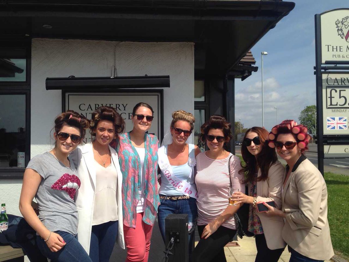 QuartersL1's tweet photo. My girls xxx http://t.co/FxqXhtQ8vj