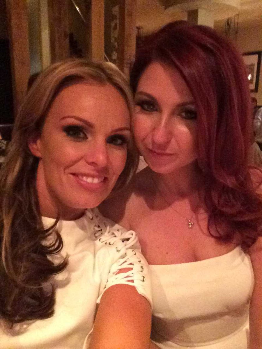 QuartersL1's tweet photo. @JaqSchears love this girl! Xx http://t.co/Frwd8efofx