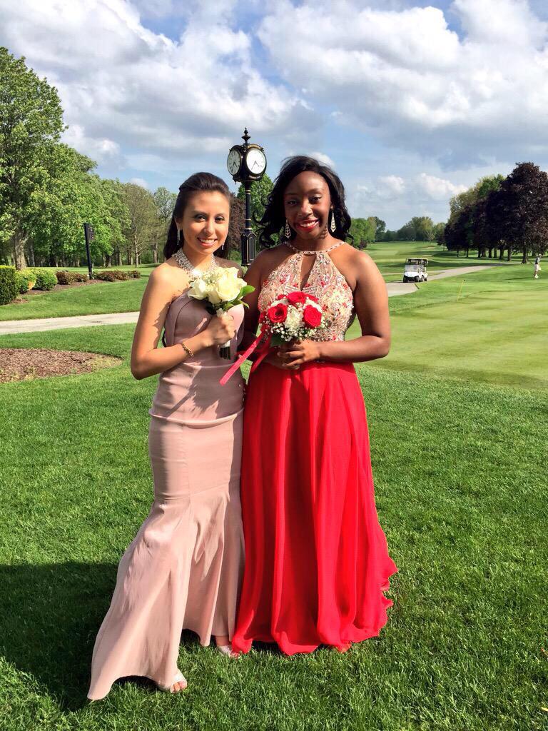 MidwestProm2k15's tweet photo. @taylor_latt 😍😍  #prom2k15 #prom #prompics #promposal2k15 #prompics2015 http://t.co/qS4LfZyCzq