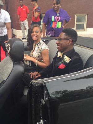 MidwestProm2k15's tweet photo. @__TiaRose 😍  #prom2k15 #prom #prompics #promposal2k15 #prompics2015 http://t.co/V9AJ1zbev2