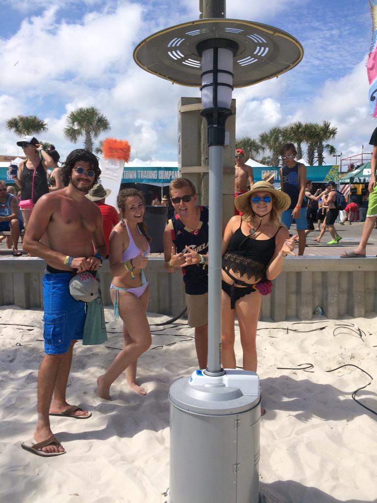 PowerToolJosh's tweet photo. Loving Life!                       #EssenceofCool
#HangoutFest
#HanoutChillout
#ArcticCove 
#HomeDepot http://t.co/L6KUiDOfPJ