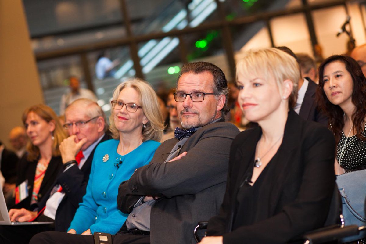 rebeccayu's tweet photo. @MaRSDD #HealthKick2015: @JNJInnovation @melindarichter @Leslee_Thompson @lucienengelen @ePatientDave @docmikeevans http://t.co/zNBCWRi0AA