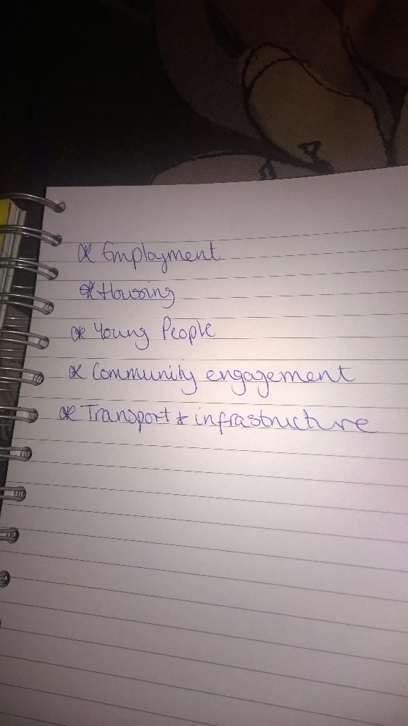 lauz_wards's tweet image. What matters most to you? #makinglists #whoneedsanipad #penandpaper