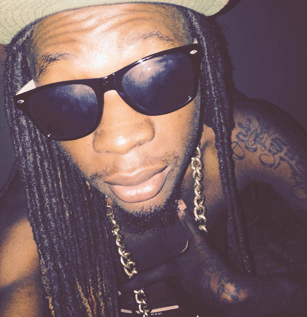 YurAverageRasta's tweet photo. #young with alot of #ambitions this #selfie doe http://t.co/KHX8LCWO5S
