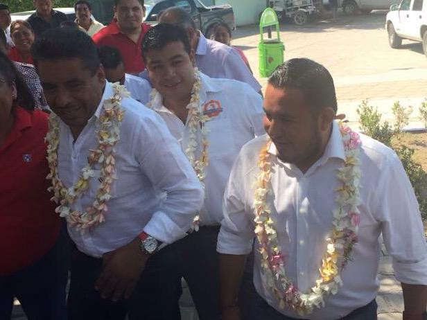 RogelioAriasR's tweet photo. De gira con nuestro amigo y aliado de la juventud @Oscarvalencia01 #Camaron #Yuatepec  #VotaPri #JpOaxaca #CnopOaxaca http://t.co/w8hfJZ6VMi