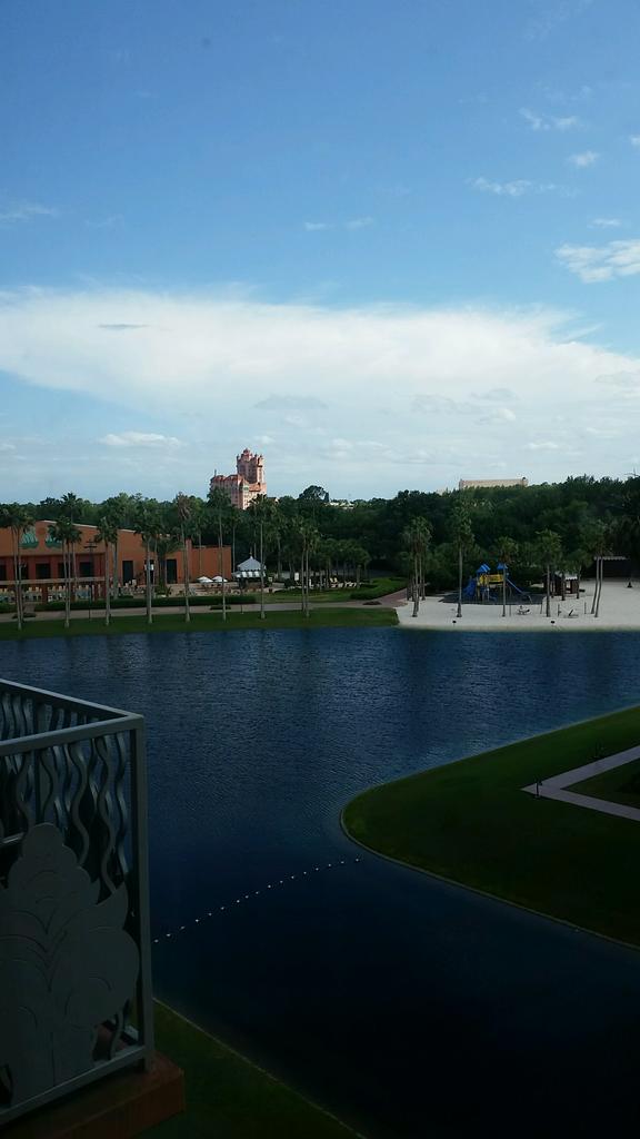 ScottS2323's tweet photo. Pretty good view of the @WDWHS from the hotel room at the #AMConf15 ! http://t.co/Ci34BzF69b