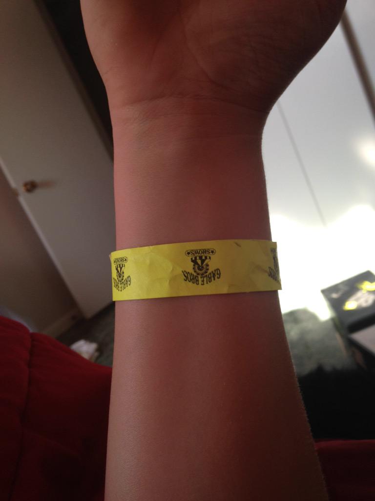 kaydenyourman's tweet photo. I never know how to take these off http://t.co/Gol39Xgvn8