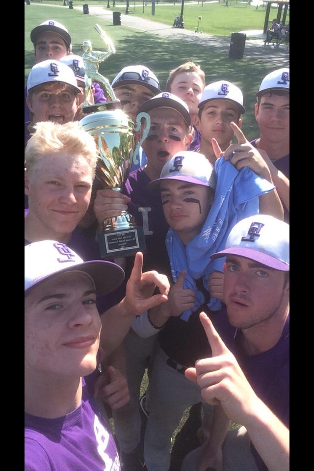 BLSBaseball2015's tweet photo. #MeatSquad #dingahs #kid #burgerz #mediumrare http://t.co/GVhenqXNMQ
