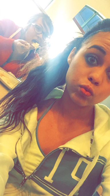 We out here 🍴💁🏽💁🏽 @CassidyBanksXO http://t.co/OMXpmPiH30<a class="tags" target="_blank" title="On Twitter" href="/?out=eyJ0eXAiOiJKV1QiLCJhbGciOiJIUzUxMiJ9.eyJpYXQiOjE3MjE5MDE5ODIsImlzcyI6InR3cG9ybnN0YXJzLmNvbSIsIm5iZiI6MTcyMTkwMTk4MiwiZXhwIjoxNzUzNDM3OTgyLCJyZWRpcmVjdF91cmwiOiJodHRwczovL3R3aXR0ZXIuY29tL0Nhc3NpZHlCYW5rc1hPIn0.5MovzTGcM8u9upww62t1XI9-KEo2YZT3WZQOI6ixt6Y6BJXei7hQWk-Q4gjax-uPwN_QCOo9fSdbKMp9XIacPw">@CassidyBanksXO</a>