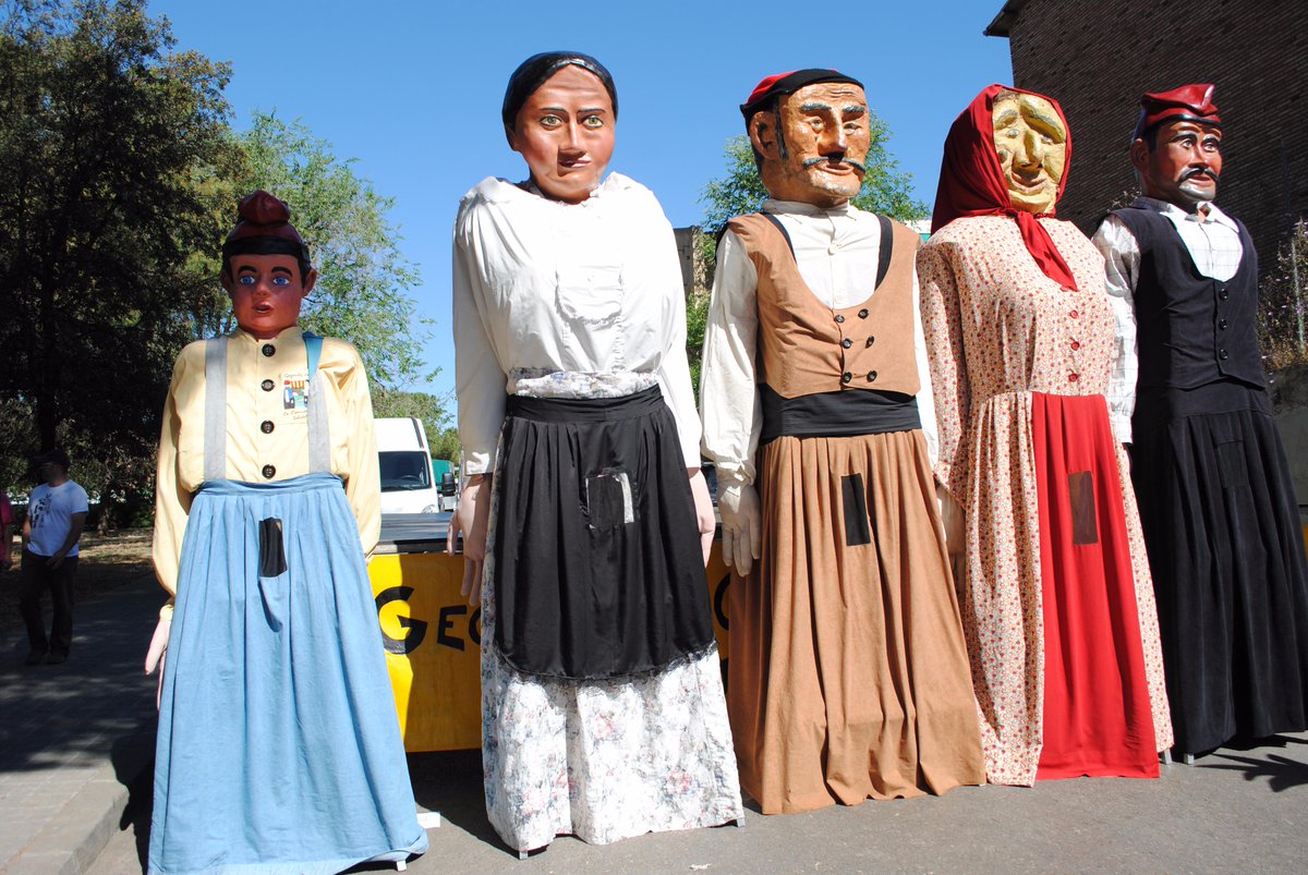 Ja podeu mirar les fotos de la sortida d'avui a #laConcòrdia de #Sabadell a bit.ly/gegantsSQVaGPl… #SQV #gegants