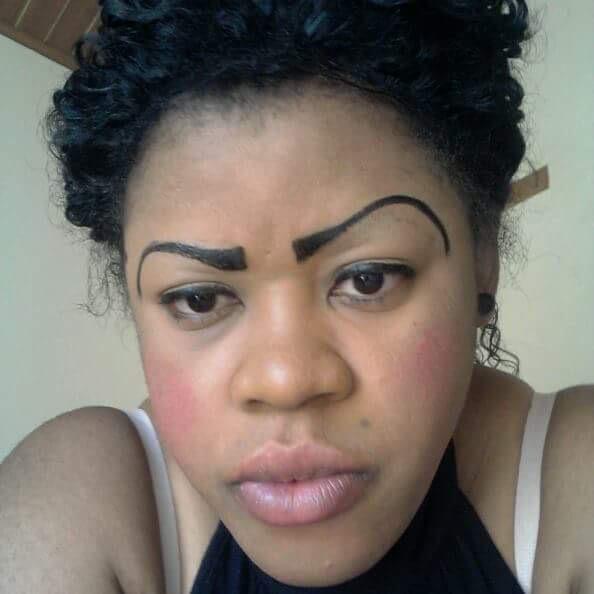 kluiickees's tweet photo. Ce sont des sourcils ou bien des fils d'écouteurs ? Rassurez moi que ce sont des fils svp .. http://t.co/W3bzzXufQP