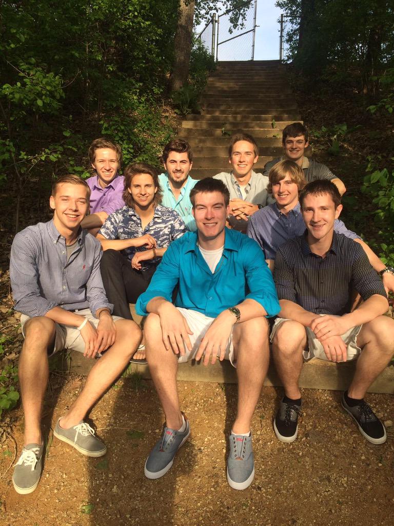 Kyle_Dahlstrom's tweet photo. Made a ton of great friends this year. We were looking good boys 😎 #N3Bros http://t.co/n2S8xKpdTJ