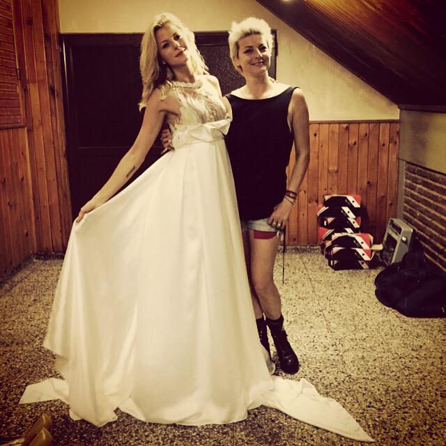 jimebutti's tweet image. #fiting #estadiomunicipal #augustoyvictoria @CAMPINImanager @RubenCommegna #bahiablanca @catarautenberg 👰👰👰