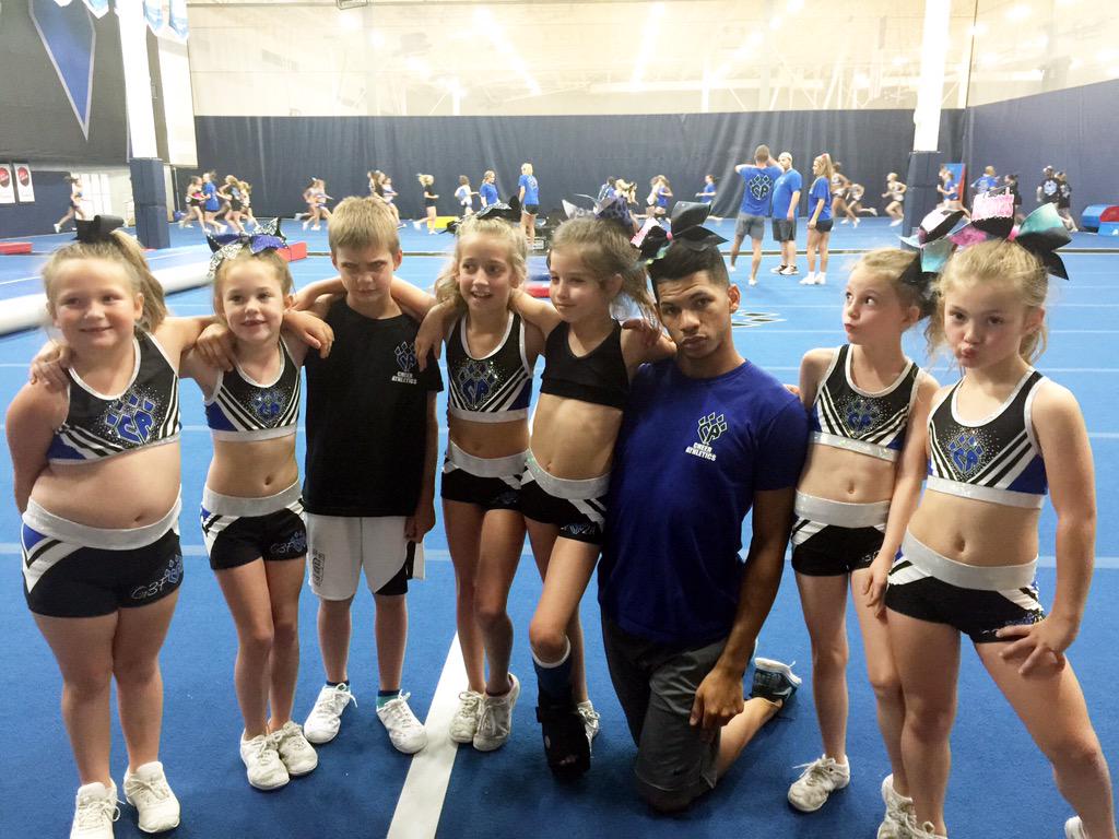 WendyMRussell's tweet photo. Great practice today @CA_Frisco @Leg_edd @MissyMohon @jodiecmoore1 #MeteorCats http://t.co/DRk8cfhyCm