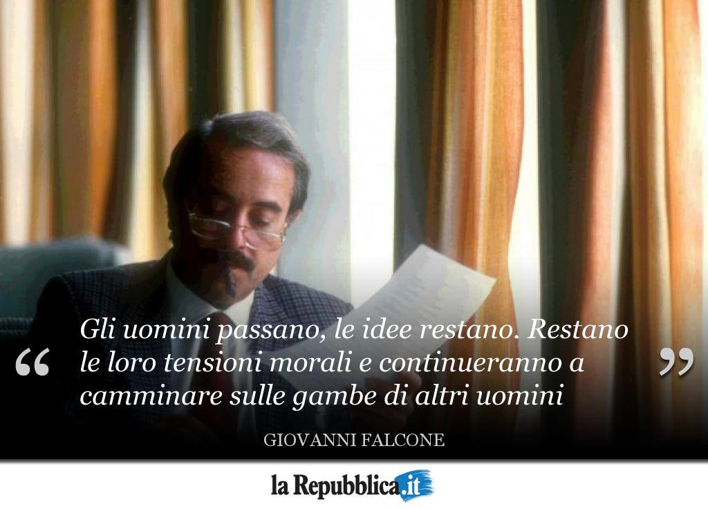 repubblica's tweet photo. 18 maggio 1939 - Nasce il giudice Giovanni Falcone #AccaddeOggi http://t.co/4Yj0b8EsMo