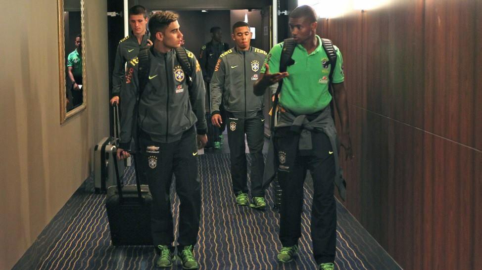 andrinhopereira's tweet photo. We are already in Australia where we will have the second stage of our preparation for the U-20 WC in New Zealand. http://t.co/Z5nn5l3Odu