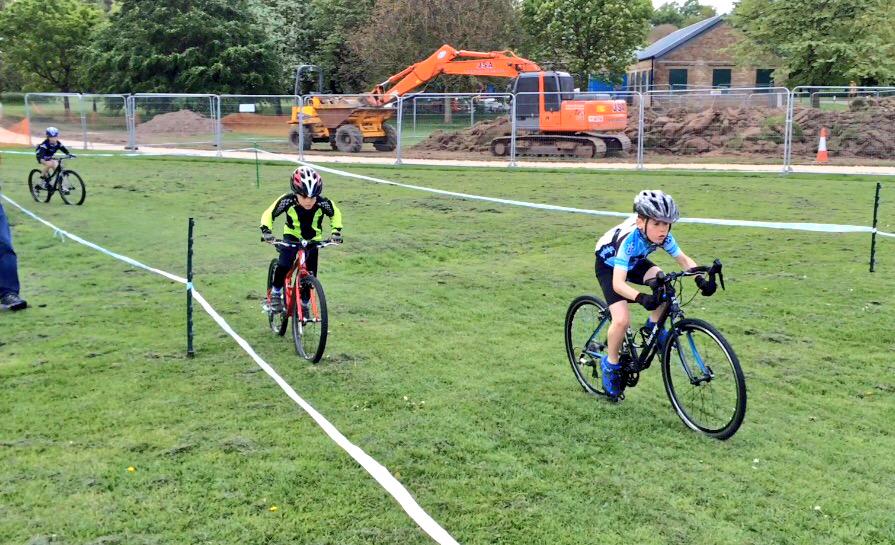 publicnme's tweet photo. @PolarisBikewear top of the podium, 1st in U8 and 2nd in U10 sprints #kitinaction http://t.co/lKnf4WlRX3