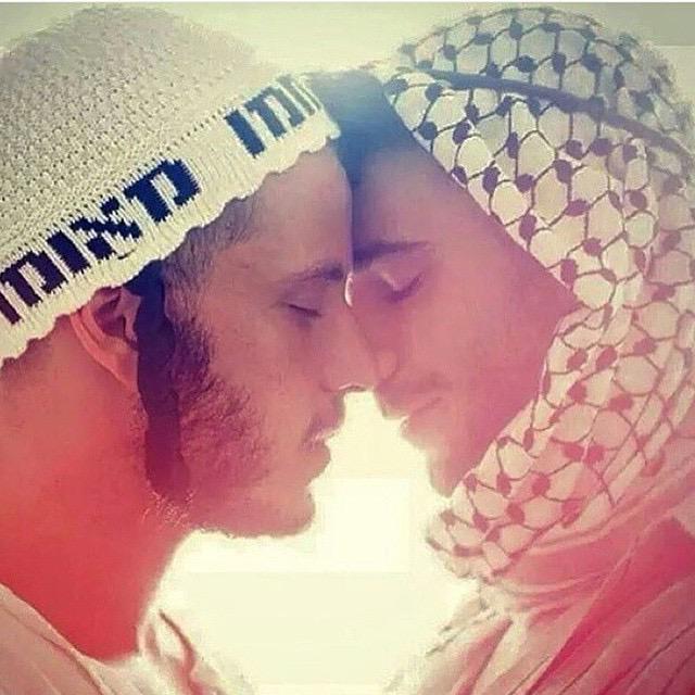 Madonna's tweet photo. This image is 💯. ❤️#rebelhearts http://t.co/g7l4TXoBci