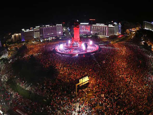 aiamabitch's tweet photo. Woww ❤️#CarregaBenfica http://t.co/xB9VbJHjZv”