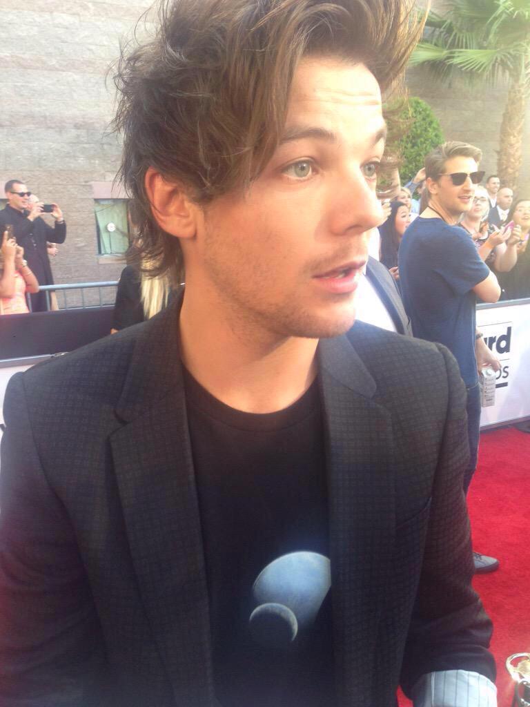 forlifetommo's tweet photo. COMO ALGUEM TE ODEIA ???? ME EXPLIQUEM http://t.co/lcrd762m66