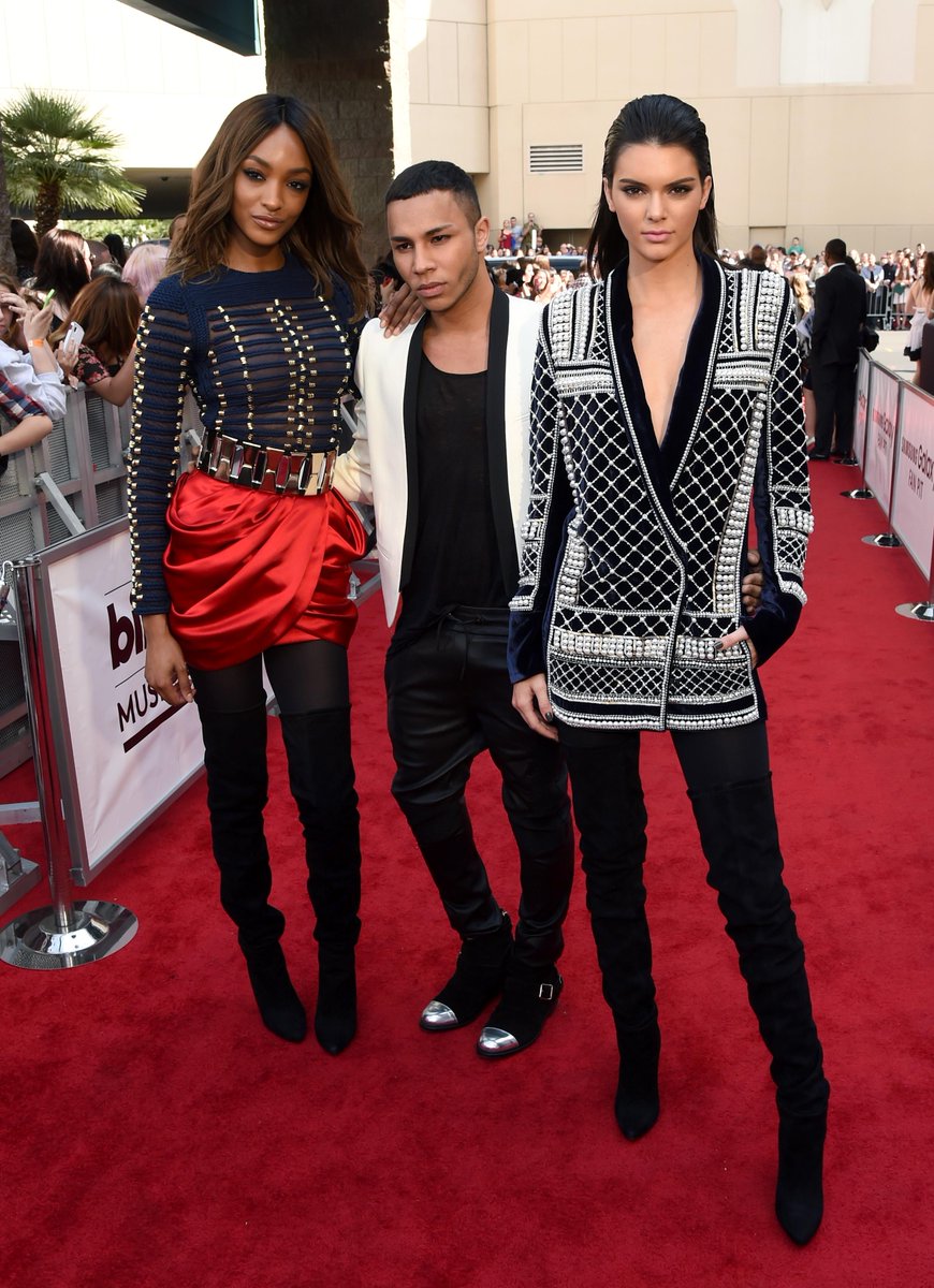 VogueRunway's tweet photo. #StyleDotExclusive: A @Balmain x @HM collaboration is happening #HMBalmaination http://t.co/V1YGnYTL1z http://t.co/E77jmdEW55