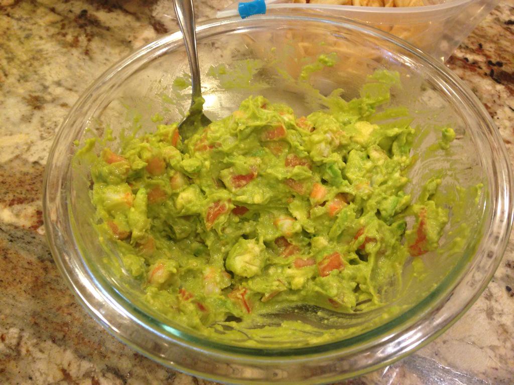 teasterly1's tweet photo. Nice night for grilling on the patio... Bill's burgers & @AmberEasterly 's avacado shrimp dip! #thelittlechef http://t.co/Qx13aJclyC