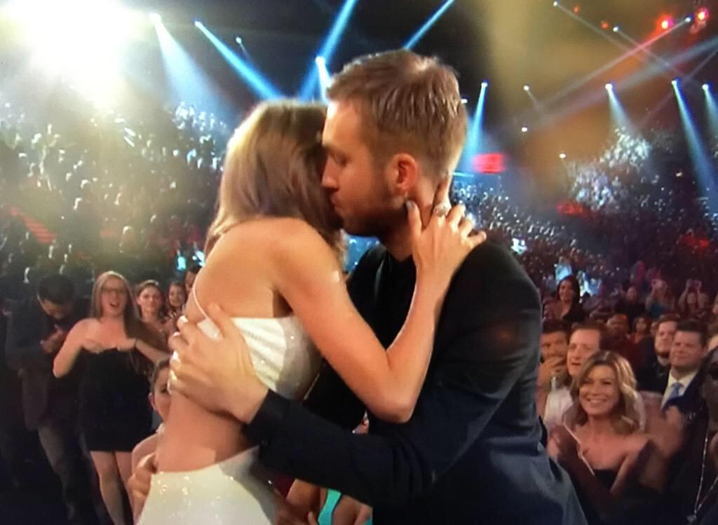 __bigmeesh__'s tweet photo. you can tell from this picture that they have really bad sex http://t.co/6qd621T4Nb