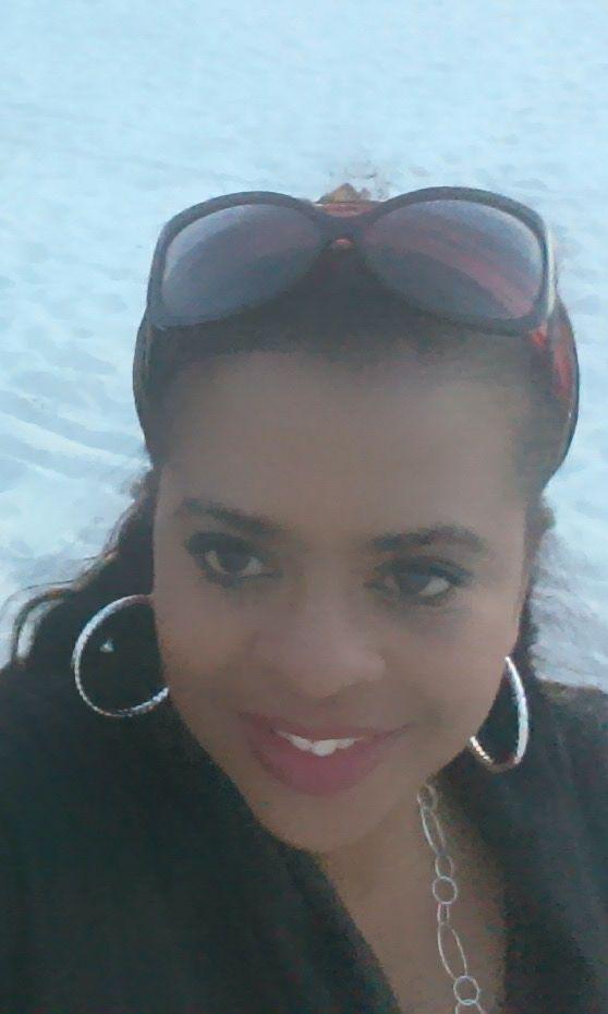 daughtersofzion's tweet photo. Sand and Sea http://t.co/KJZIKlxtXU