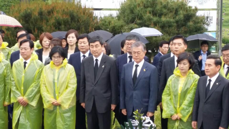 [추미애의원실]5.18 광주정신은 한국민주주의의 소중한 유산일뿐아니라 21세기 미래 시대정신의 뿌리입니다. 민주주의라는 가치를 지키고 정의로운 세상을 만드는것이야 말로 이 시대를 살아가는 우리 모두의 사명입니다