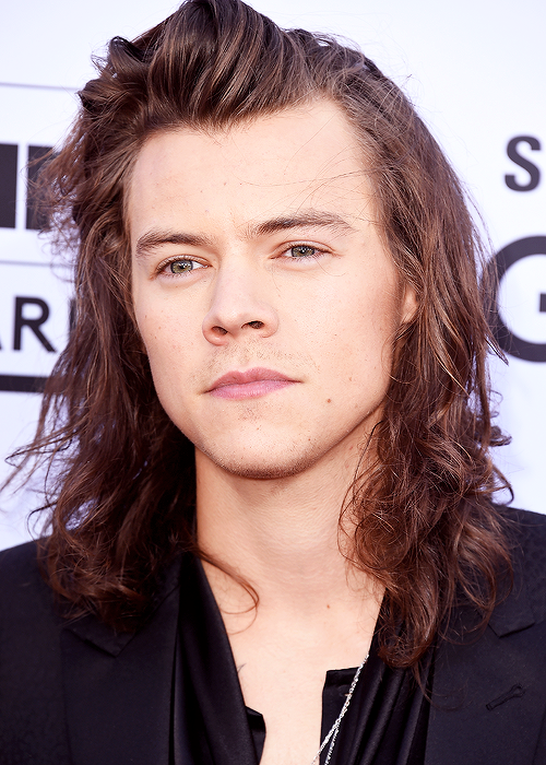 HQ: Harry en la alfombra roja de los BBMA's, en Las Vegas -17/05- #OF1D