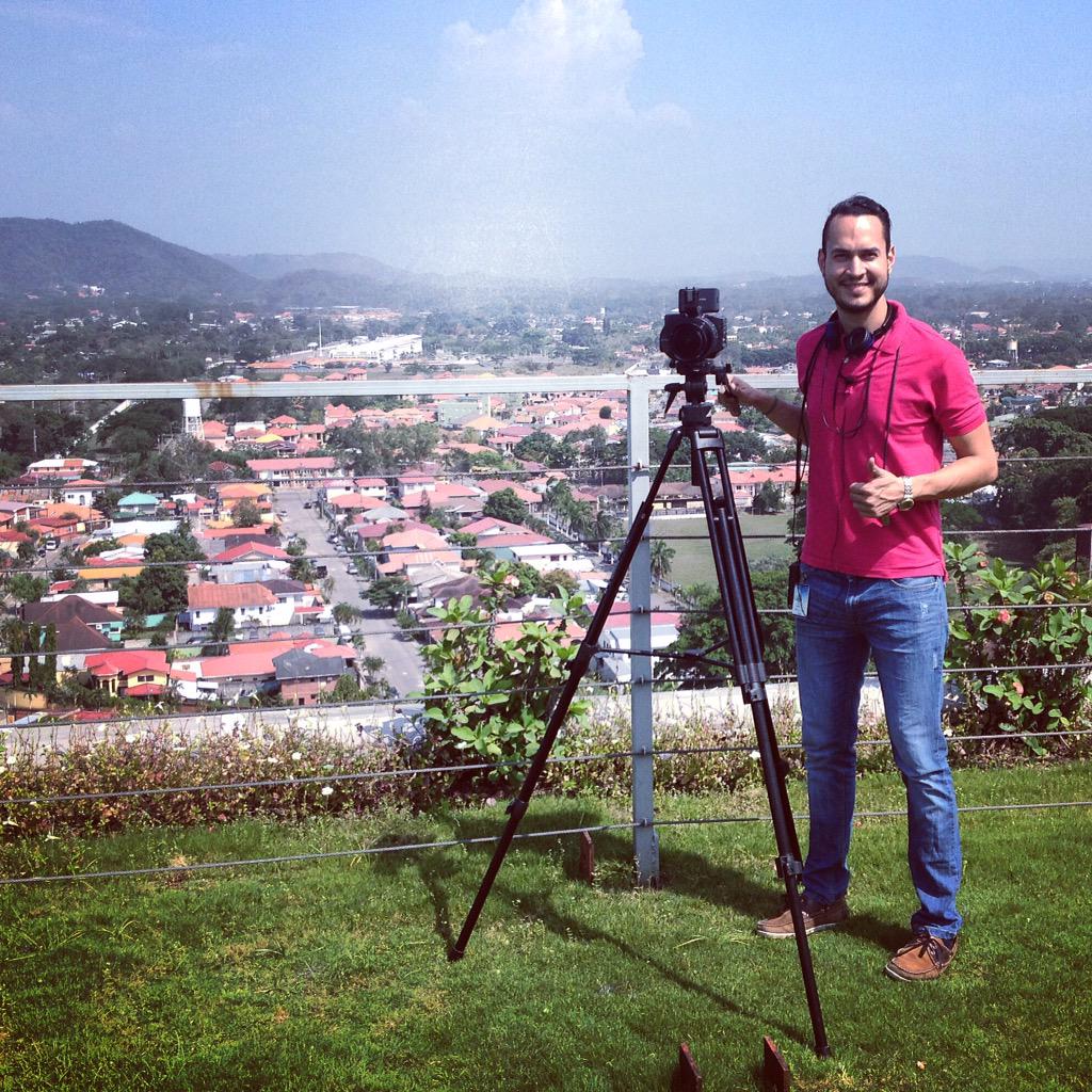 jeanclh12's tweet photo. Mayo se esta volviendo un mes super cargado! #festivaldelsol #altia #diunsa #filmakerstudio 🙌🎥😍 http://t.co/ppwIBk4tKQ