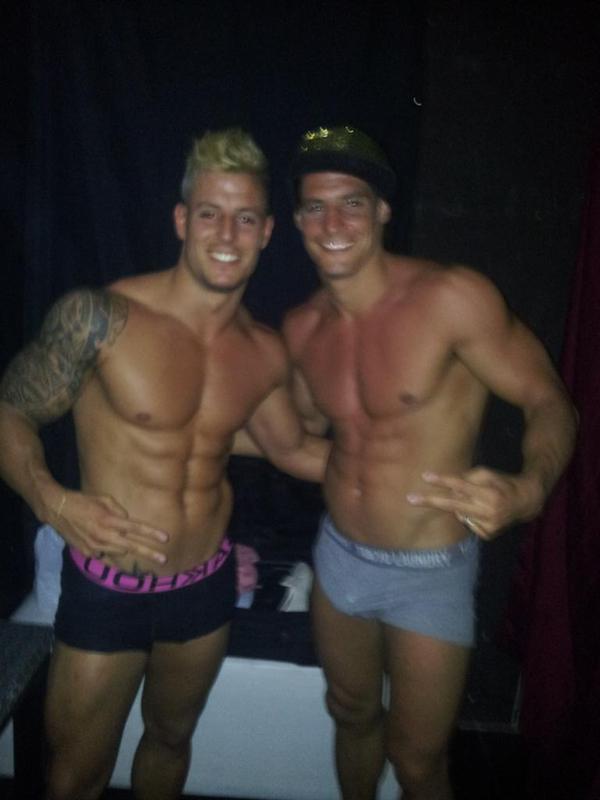 RodriValledePaz's tweet photo. Con mi brother @facu__gonzalez http://t.co/RG3YOShemK