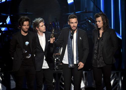 One Direction fans ♥ tweet media