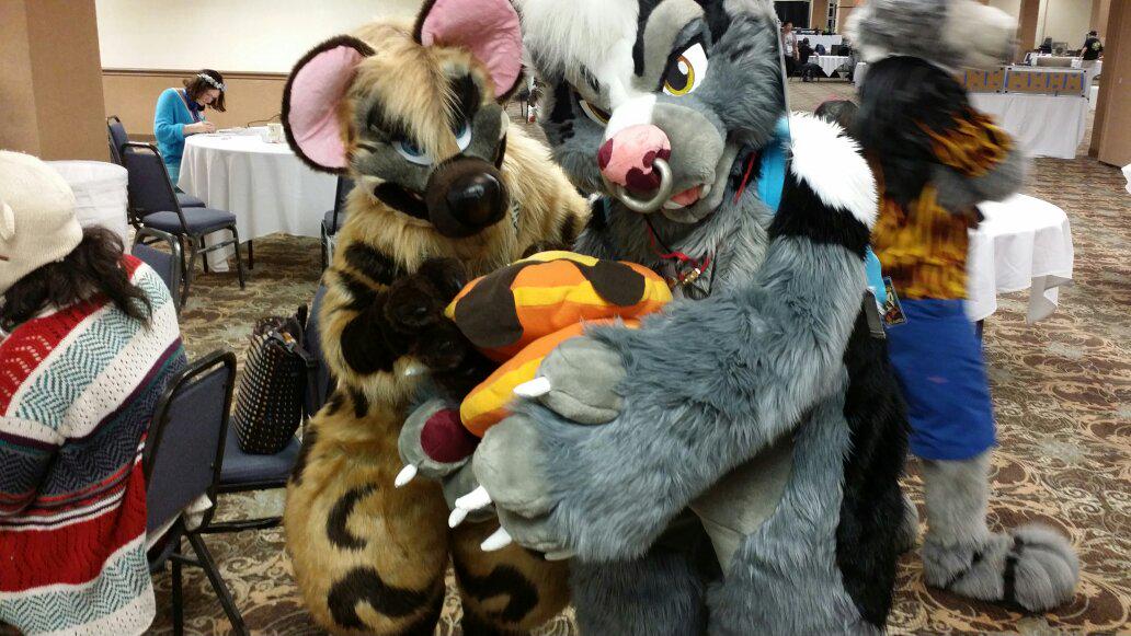makibadfox's tweet photo. Fav suit at #BLFC http://t.co/dZ78J9LufE