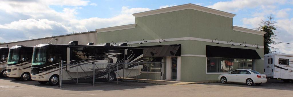 mhs2go's tweet photo. @mhs2go @TerryTownRV
Up to $10,000
Thousands dollars ๐ต
#OFF
#FactoryRebates
#CloseOuts
Diesel & Gas MHs & Towable RVs http://t.co/5jhV5cnAk2