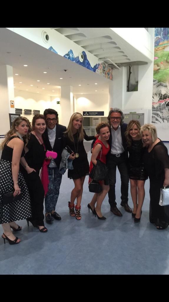 RMazas's tweet photo. #trainingexperience #loreal @albertocerdanaC @cerdanalberto @arantrufa @MPG31025332 @martalmanso cena de gala!!! http://t.co/xDWXZw4iTs